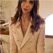 biologa impartisce lezioni riguardanti materie scientifiche sia online che in presenza